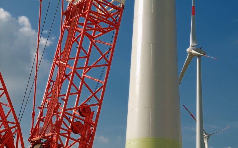 Erection of onshore wind turbines
