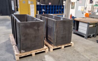 Insert baskets for the safe transportation of radiation-intensive drums